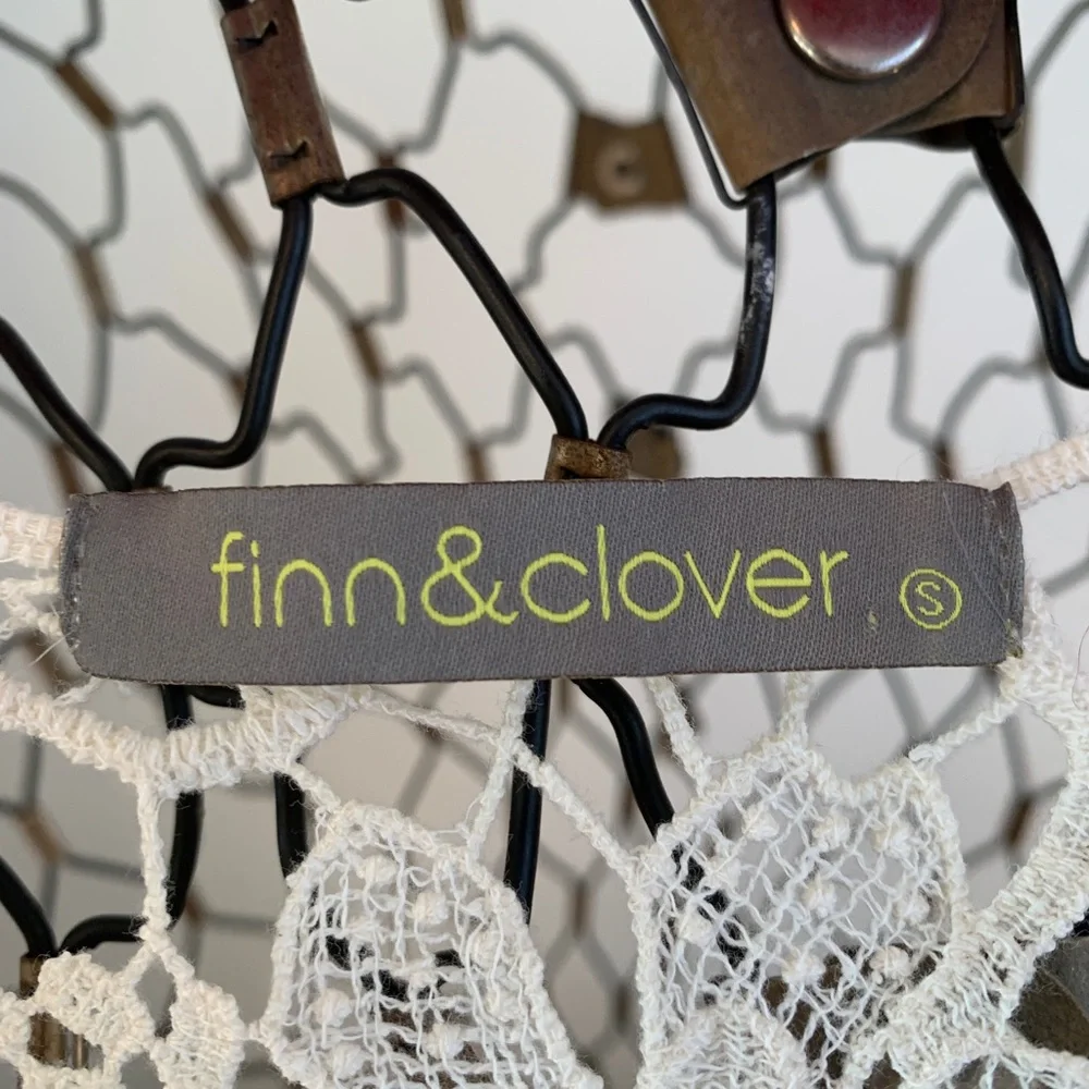 finn & clover feminine topper